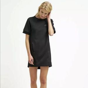 Pre-Loves Nike TECH FLEECE DRESS MESH